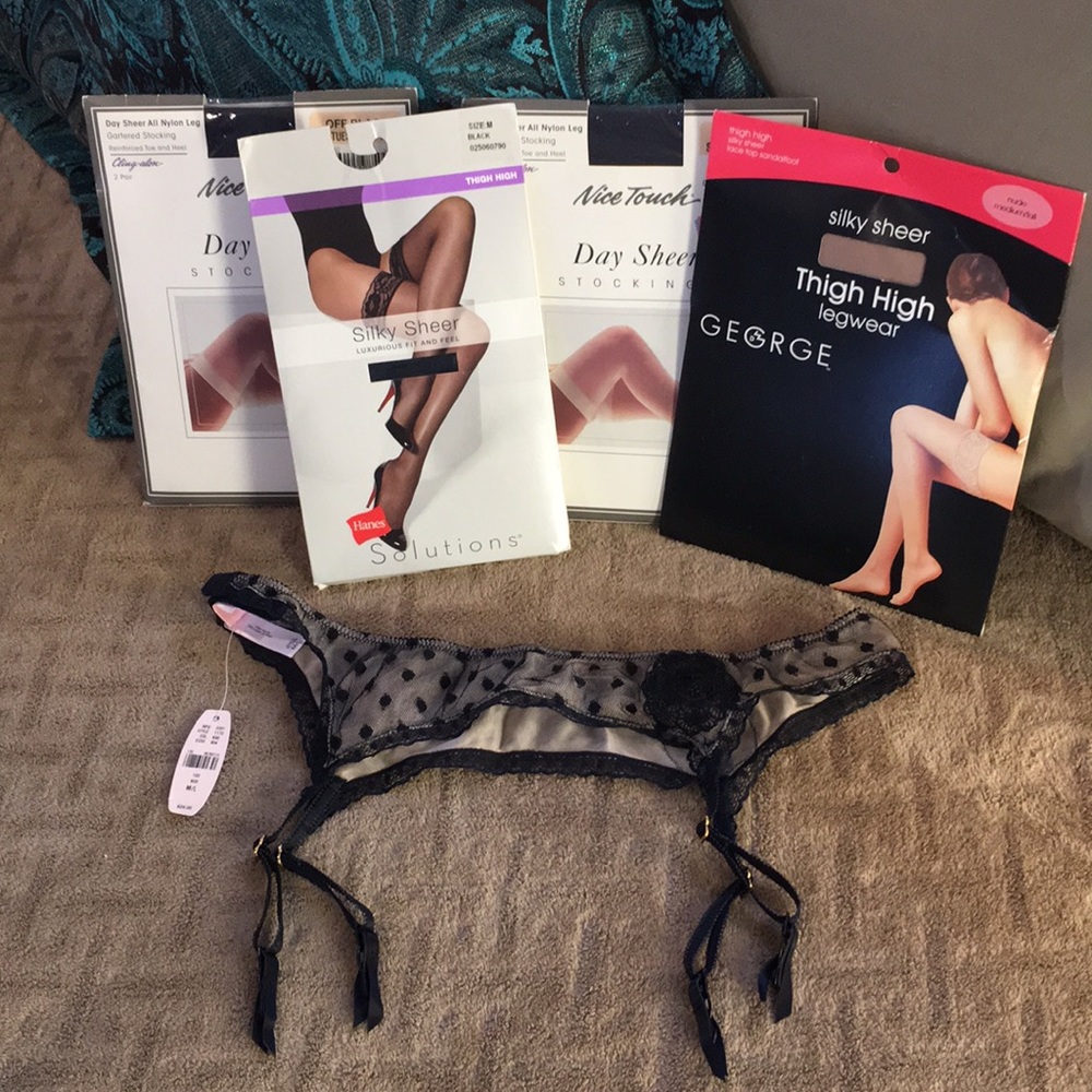 NWT VS Very Sexy garter belt and stockings. 💗